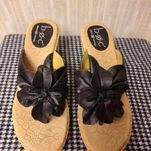 b.o.c. Women's Black Floral Sandals